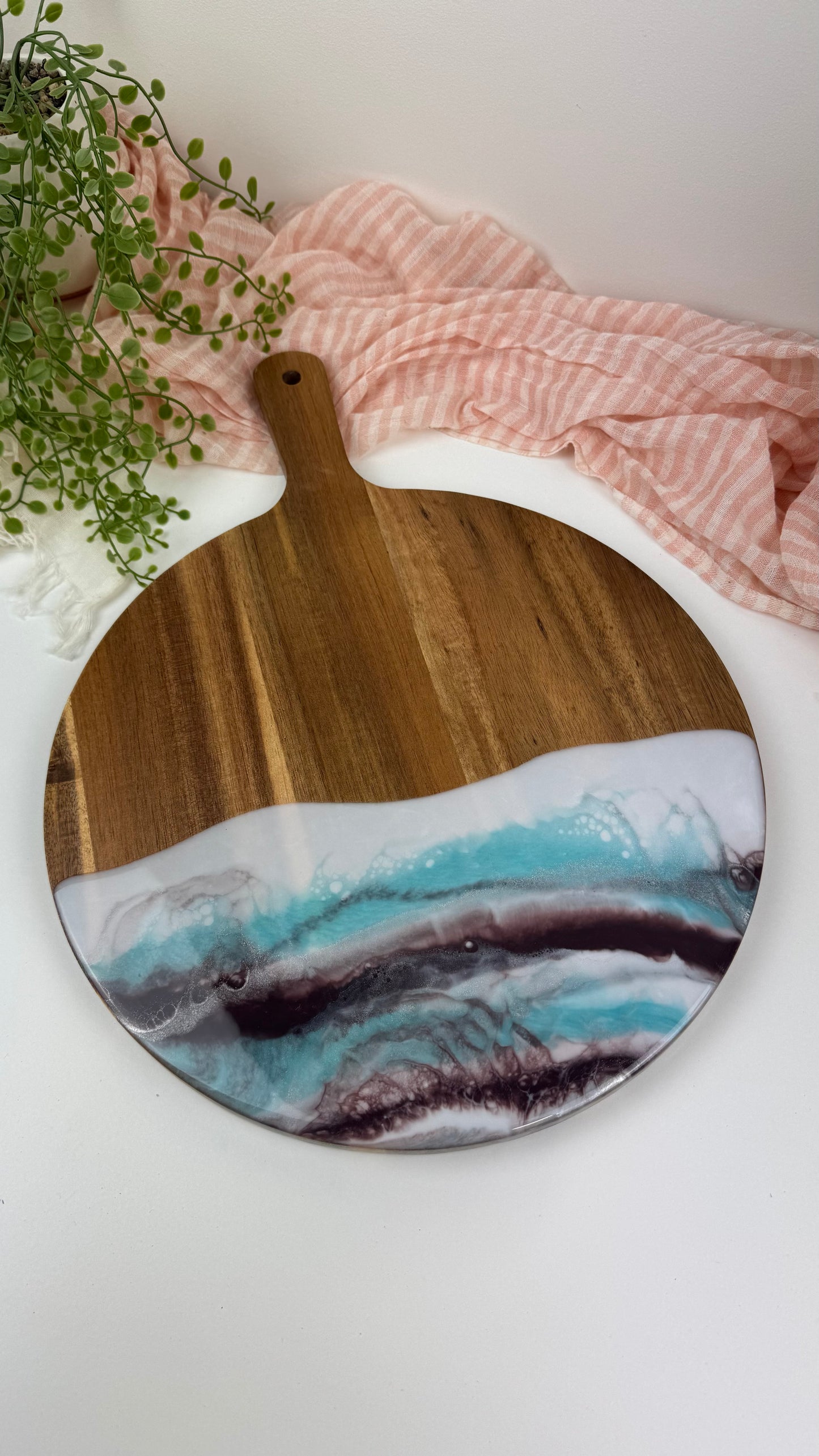 Wood Board - Round Board aubergine and pale blue