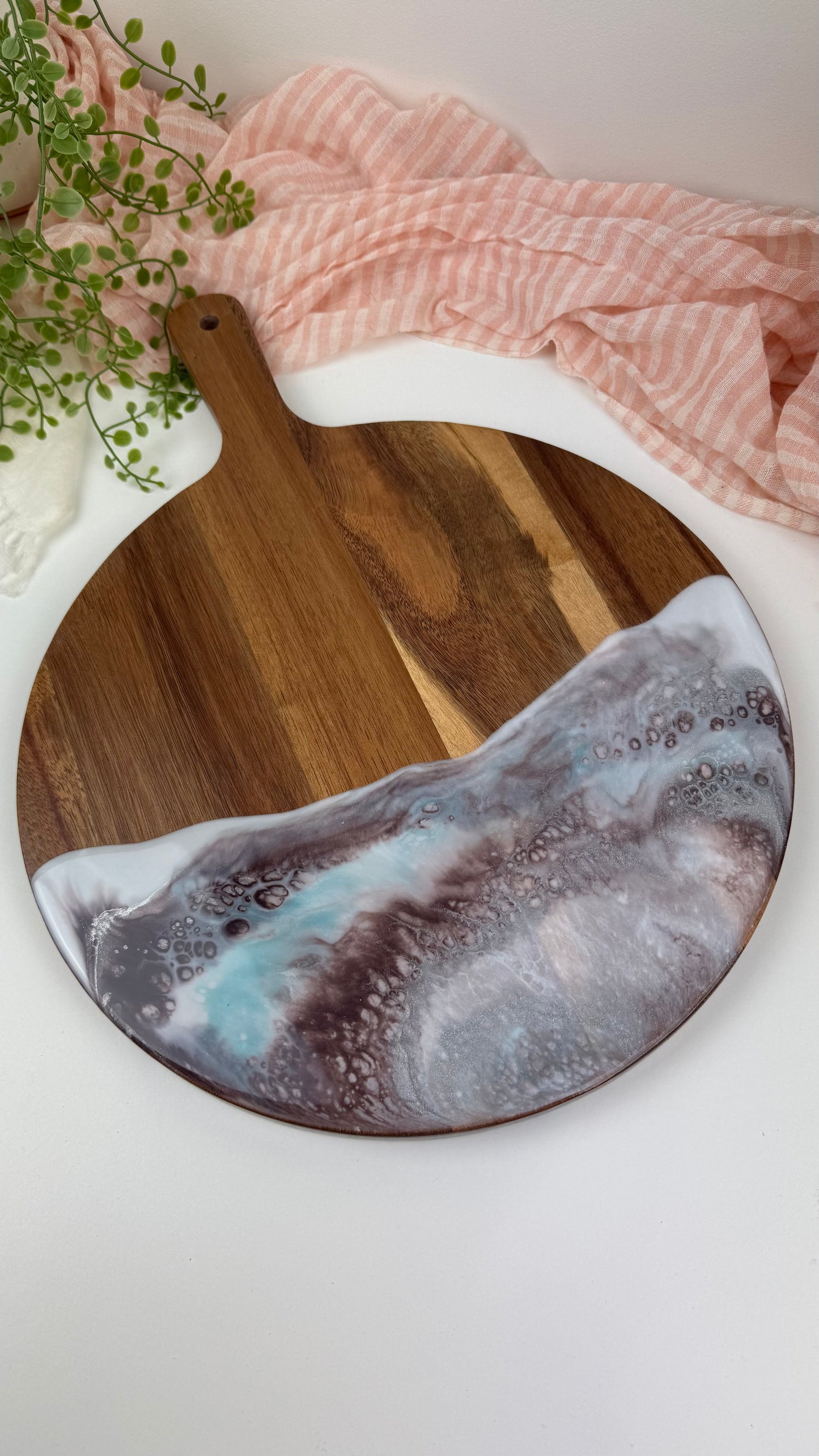 Wood Board - Round Board aubergine and pale blue