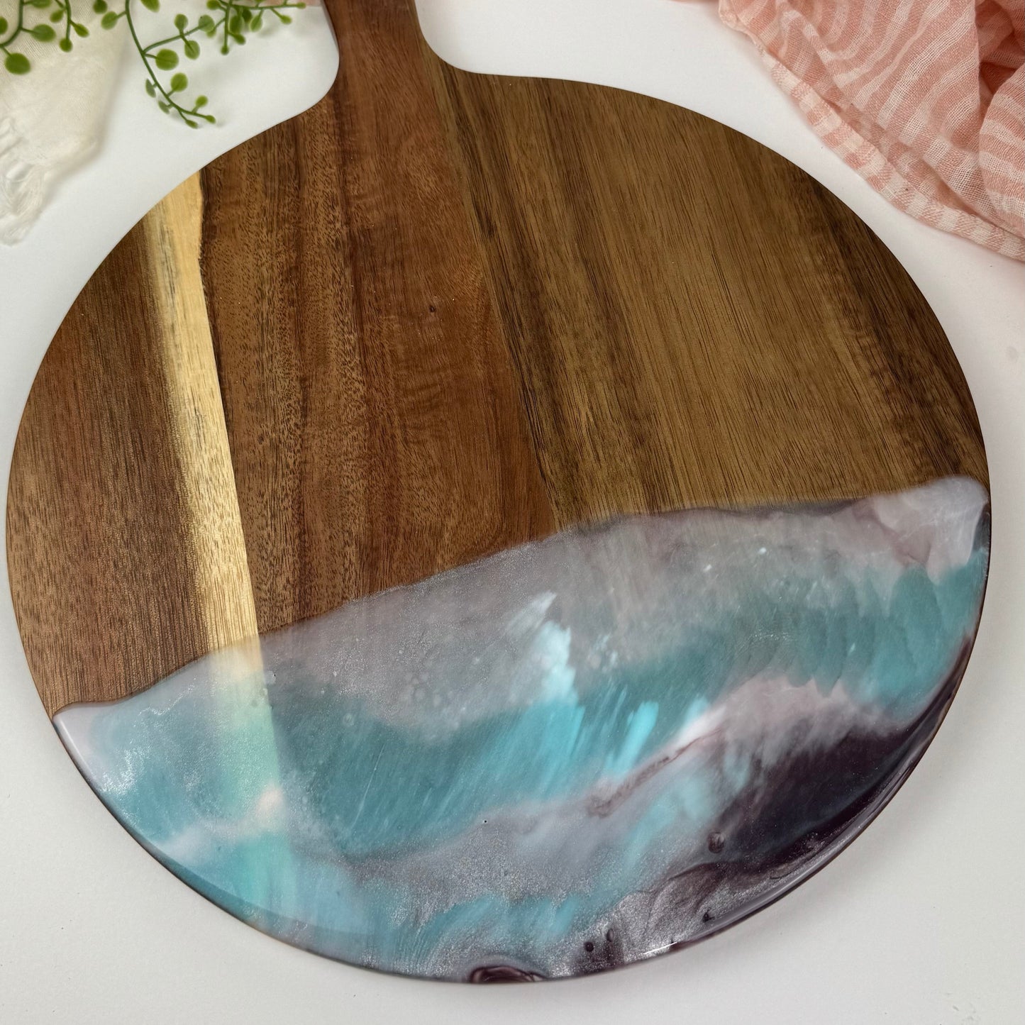 Wood Board - Round Board aubergine and pale blue
