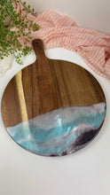 Load image into Gallery viewer, Round Board aubergine and pale blue
