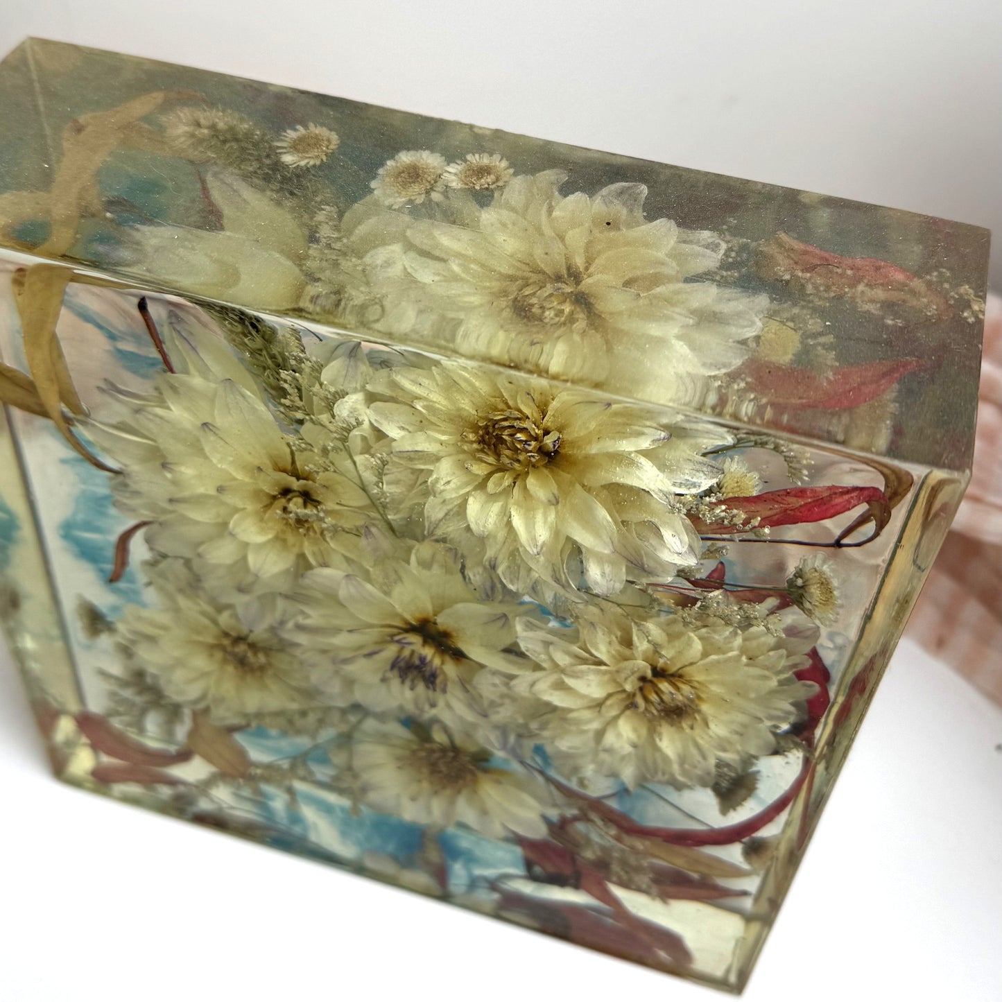 Resin Block 190x190mm White Dahlia florals