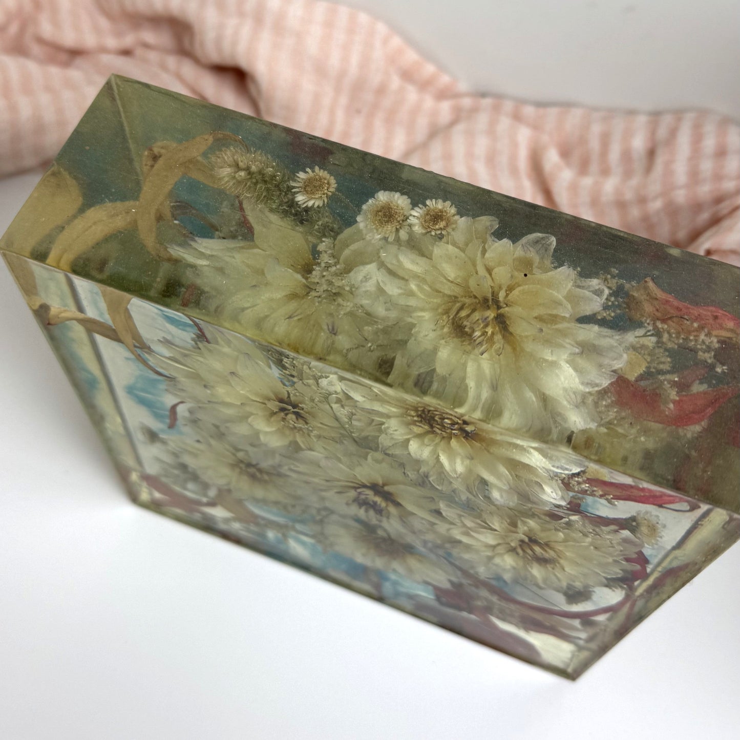 Resin Block 190x190mm White Dahlia florals