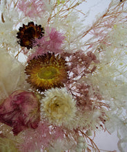 Load image into Gallery viewer, 300x300mm floral block - dried florals
