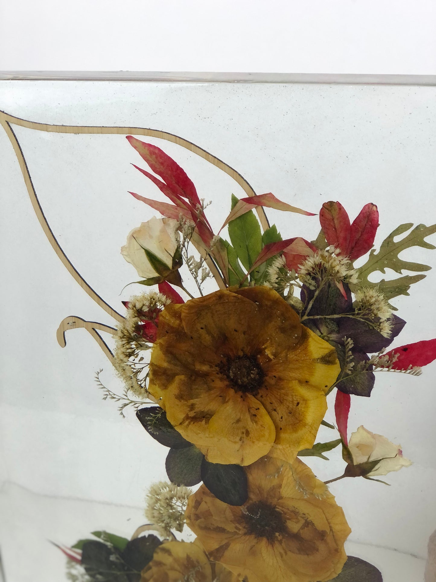 Resin Block Pressed autumn rose  kawakawa bouquet