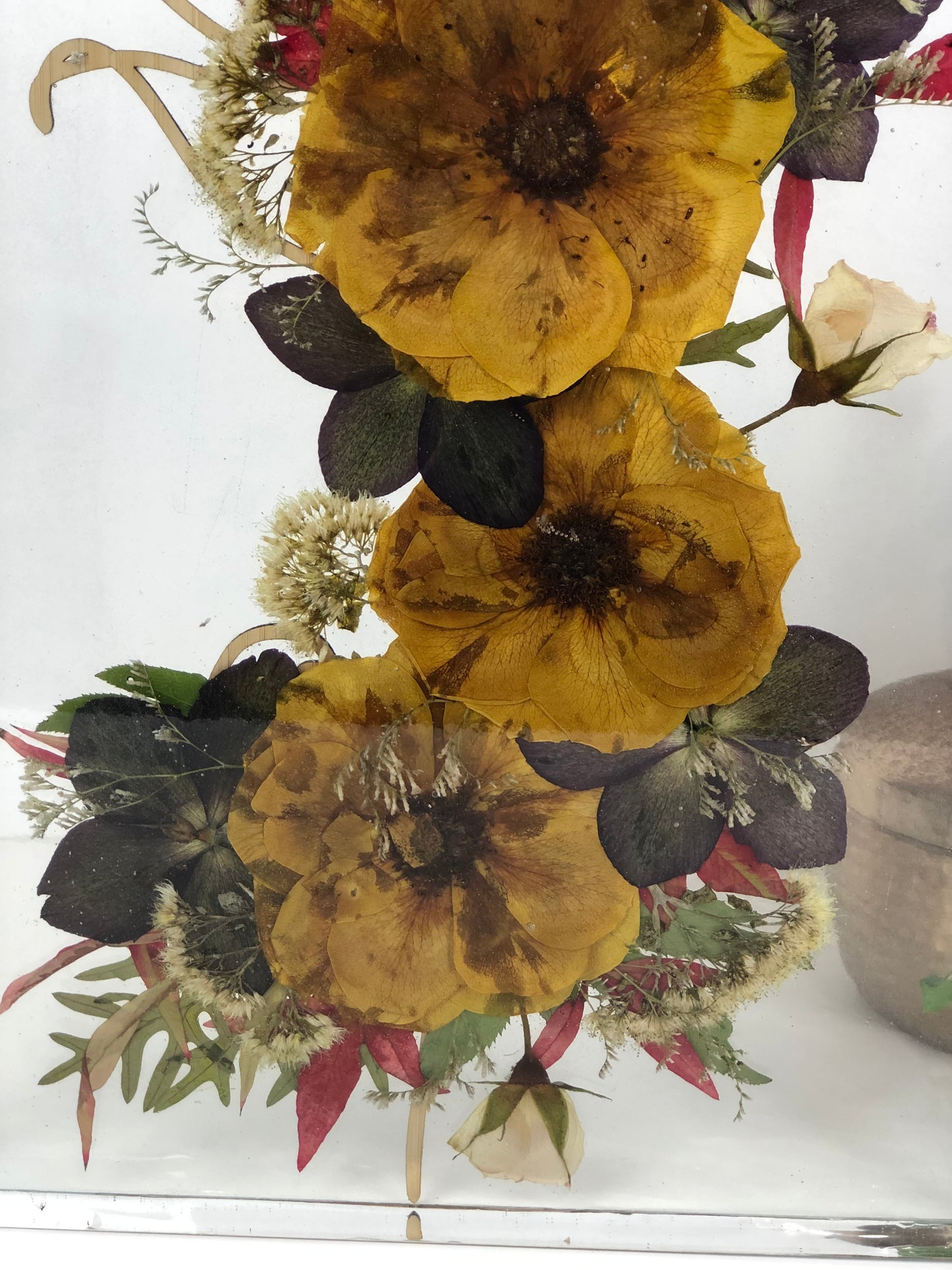 Resin Block Pressed autumn rose  kawakawa bouquet