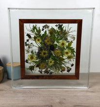 Load image into Gallery viewer, Framed  resin  pressed bouquet
