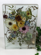 Load image into Gallery viewer, Gerbera  resin bouquet
