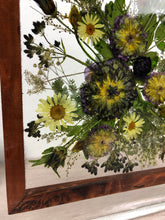 Load image into Gallery viewer, Framed  resin  pressed bouquet
