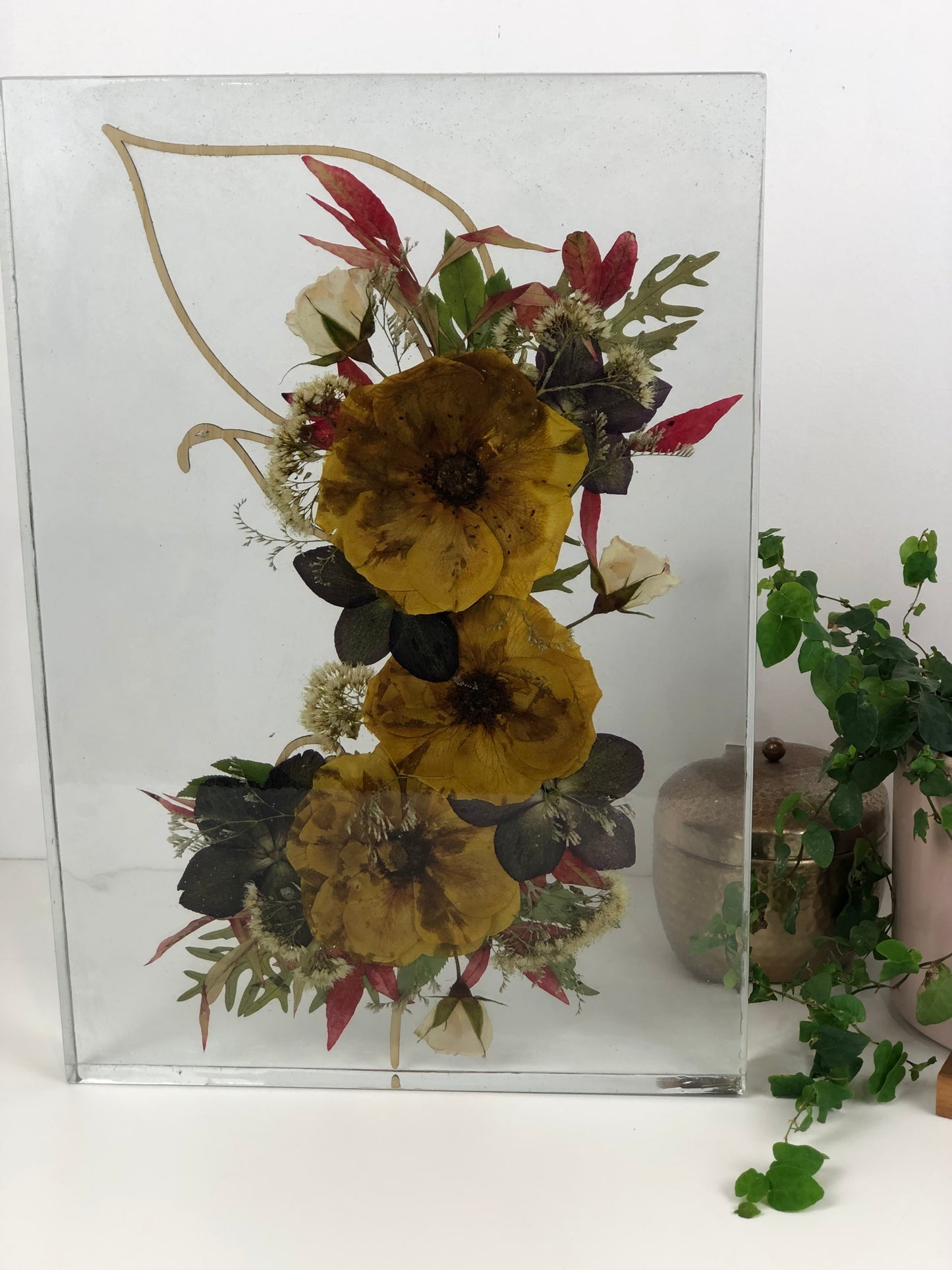 Resin Block Pressed autumn rose  kawakawa bouquet
