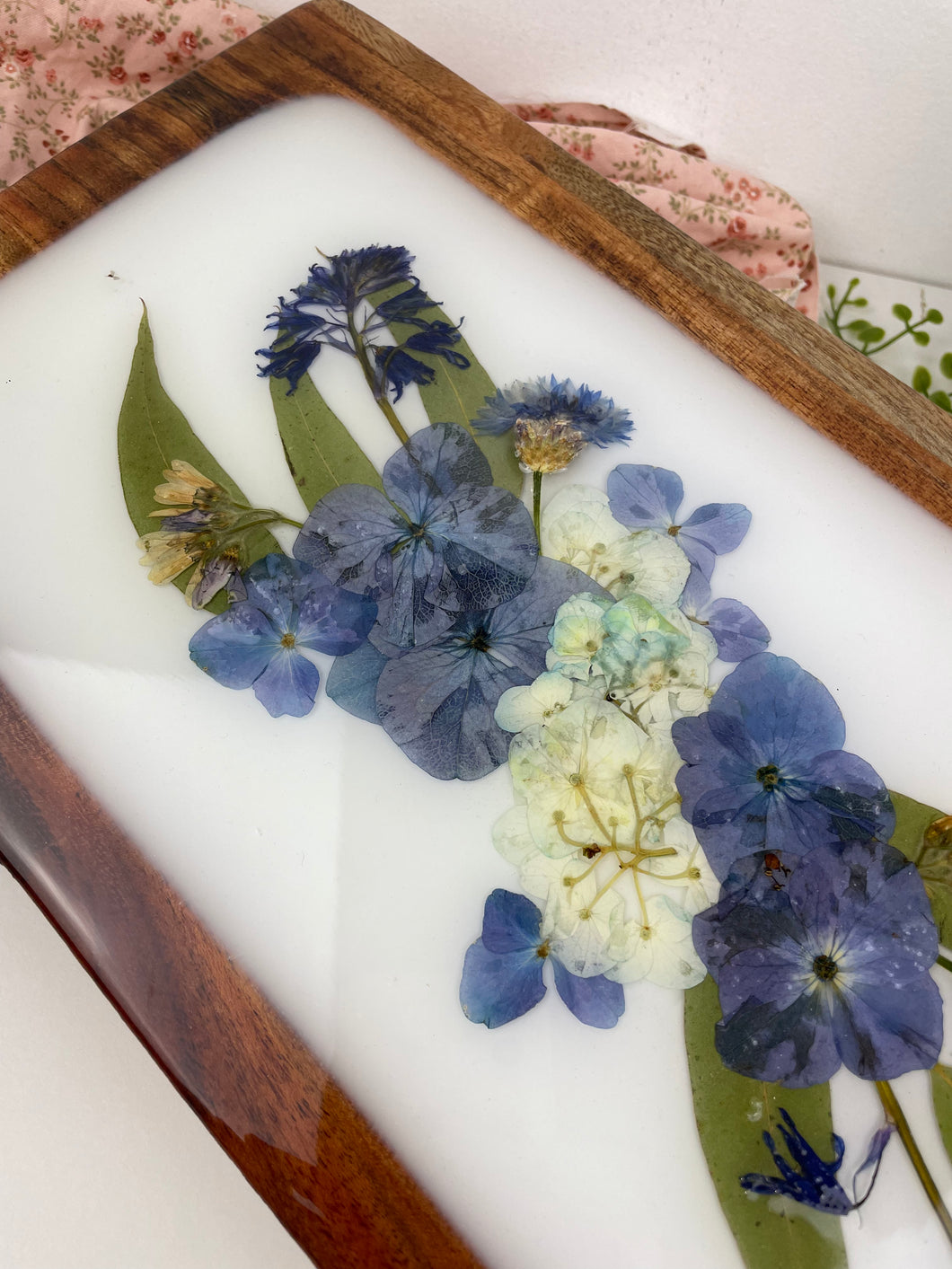 Pressed flower wooden tray/charcuterie board
