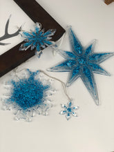 Load image into Gallery viewer, Decorations Christmas blue glitter 5piece set
